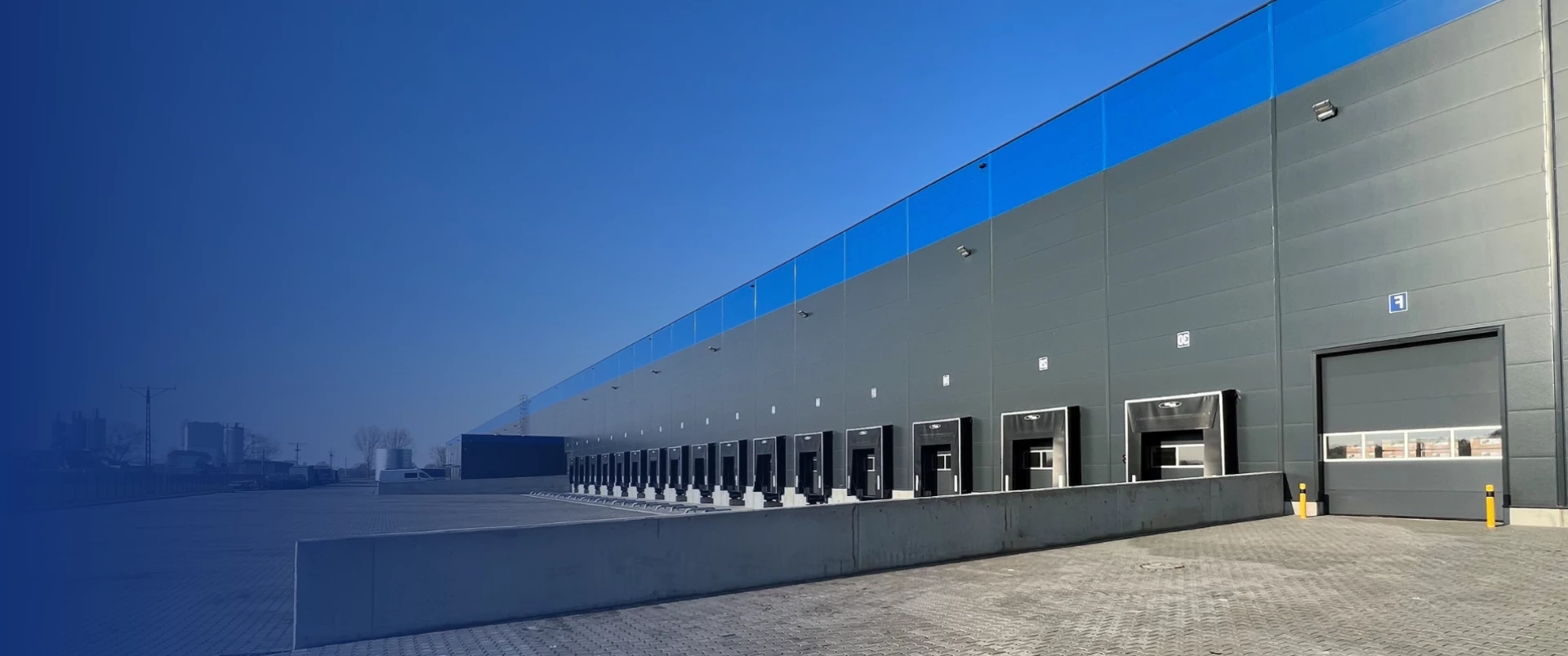 <p>Our <strong>logistics</strong><br />
Your business <strong>advantage</strong></p>